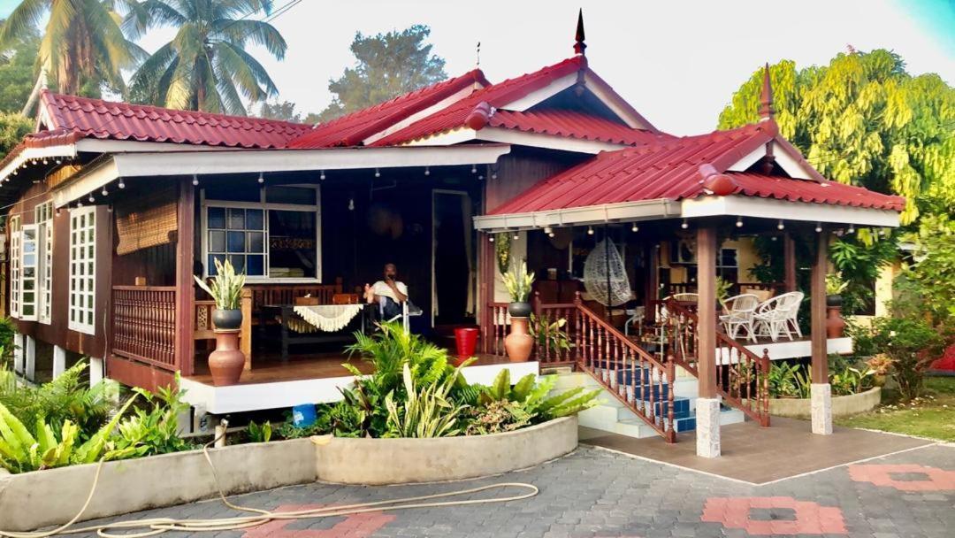 Lakse Inn Homestay Kampong Pengkalan Maras Eksteriør bilde