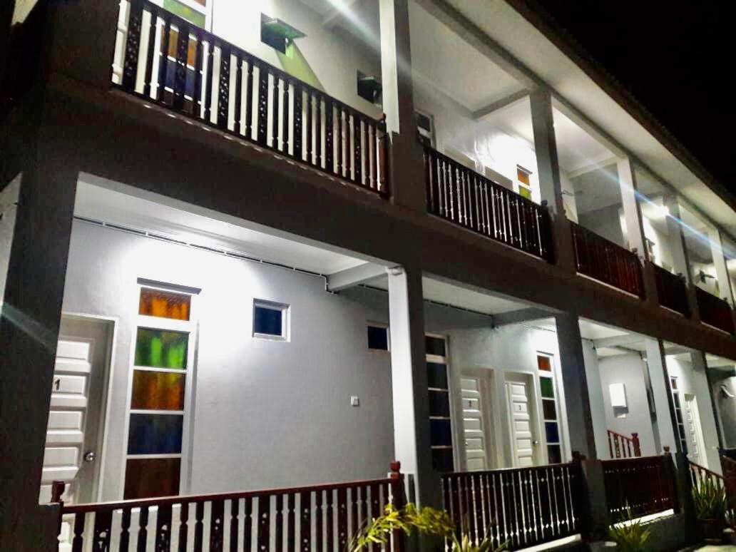 Lakse Inn Homestay Kampong Pengkalan Maras Eksteriør bilde