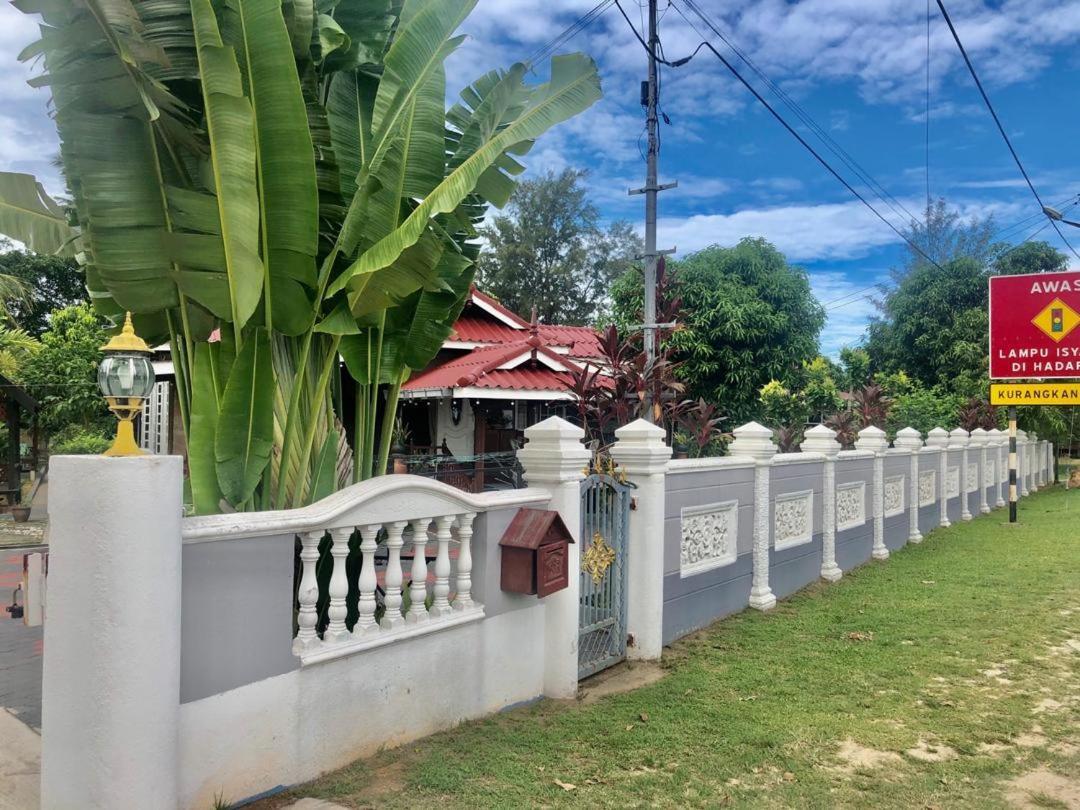Lakse Inn Homestay Kampong Pengkalan Maras Eksteriør bilde